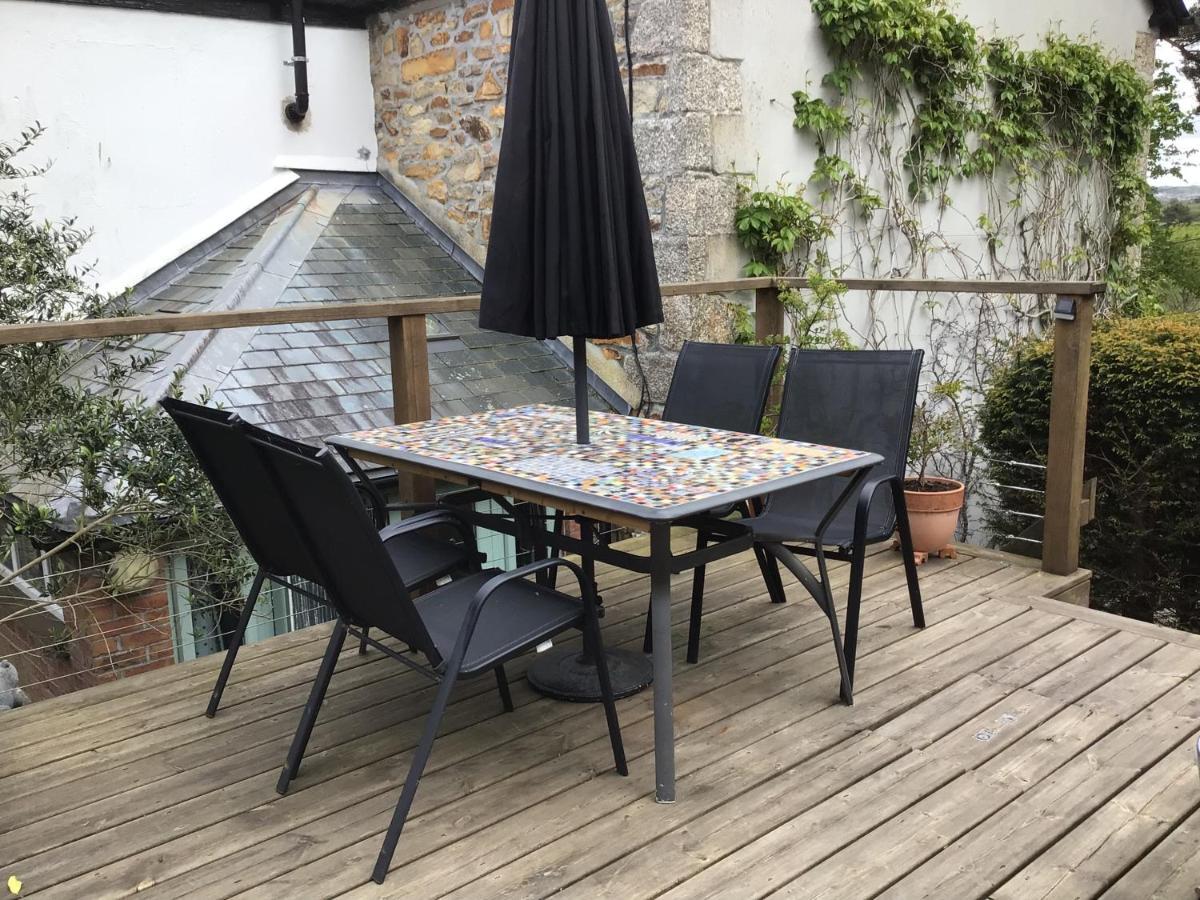 Cozy Camborne Studio Retreat With Two Single Beds Eksteriør bilde